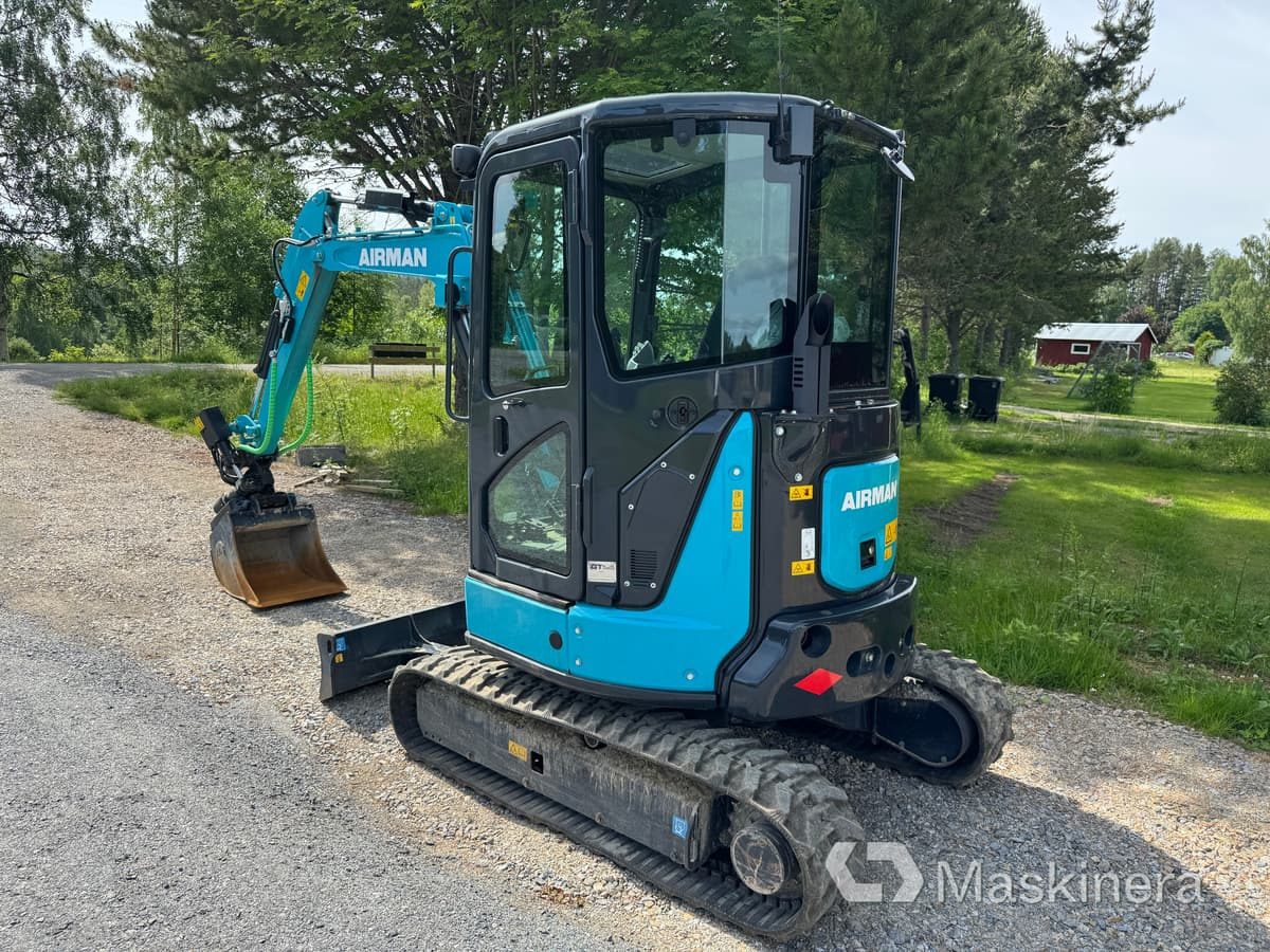 Grävmaskin Airman AX33u-7 med tillbehör - Lintekskavaator: pilt 3 Grävmaskin Airman AX33u-7 med tillbehör - Lintekskavaator: pilt 3
