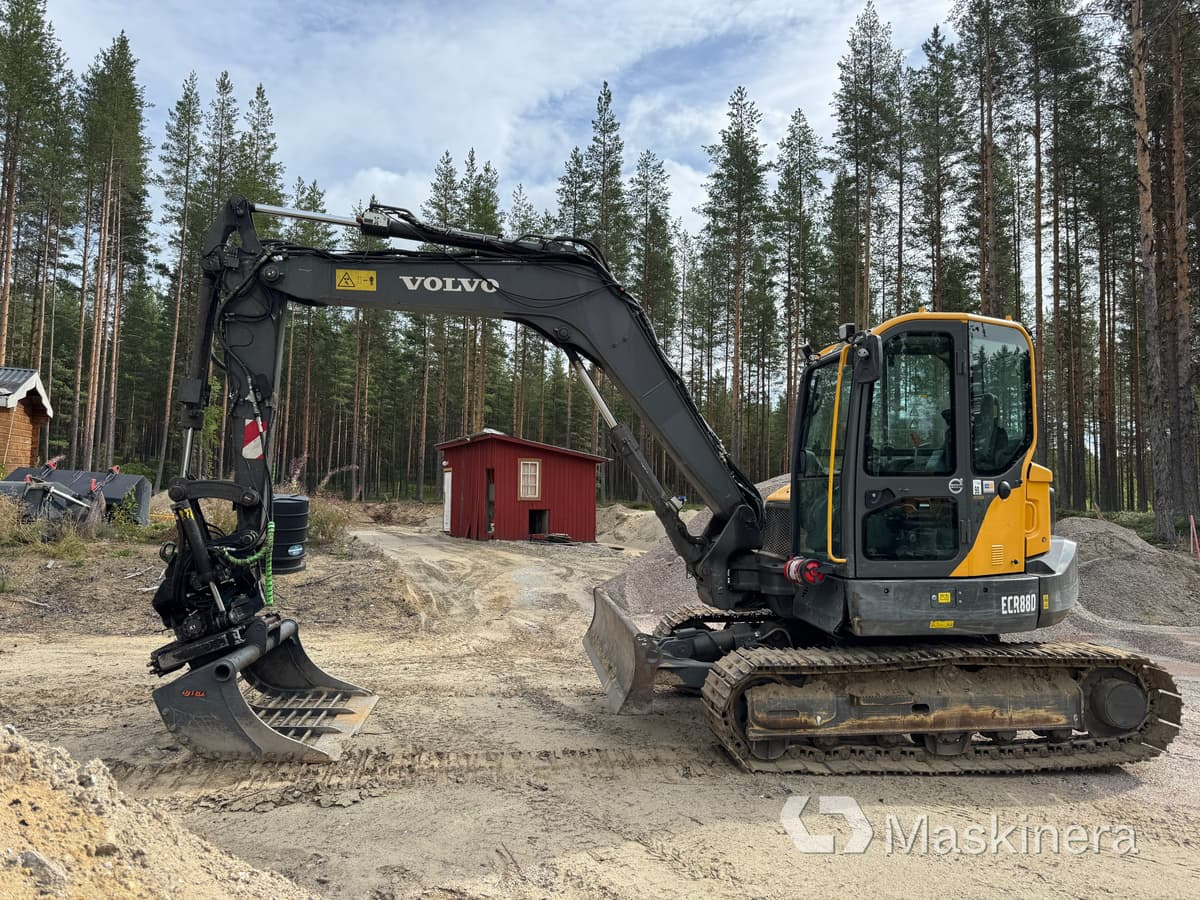 Grävmaskin Volvo ECR88D med tillbehör - Lintekskavaator: pilt 2 Grävmaskin Volvo ECR88D med tillbehör - Lintekskavaator: pilt 2