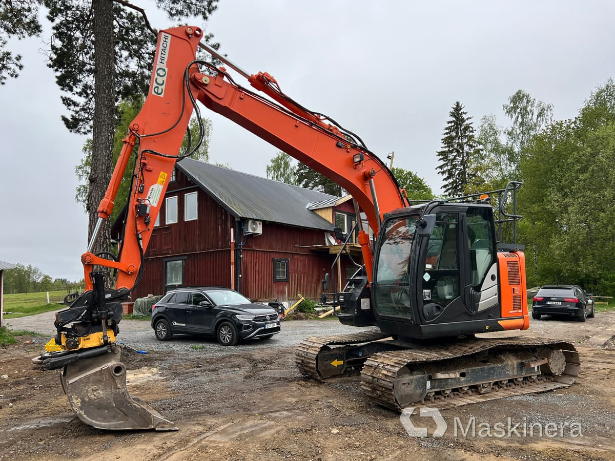 Grävmaskin Hitachi ZX135US-6 med tillbehör - Lintekskavaator: pilt 1 Grävmaskin Hitachi ZX135US-6 med tillbehör - Lintekskavaator: pilt 1