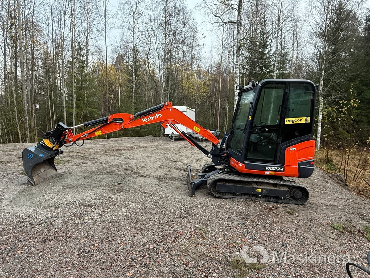 Grävmaskin Kubota KX027-4 med flera redskap - Lintekskavaator: pilt 2 Grävmaskin Kubota KX027-4 med flera redskap - Lintekskavaator: pilt 2