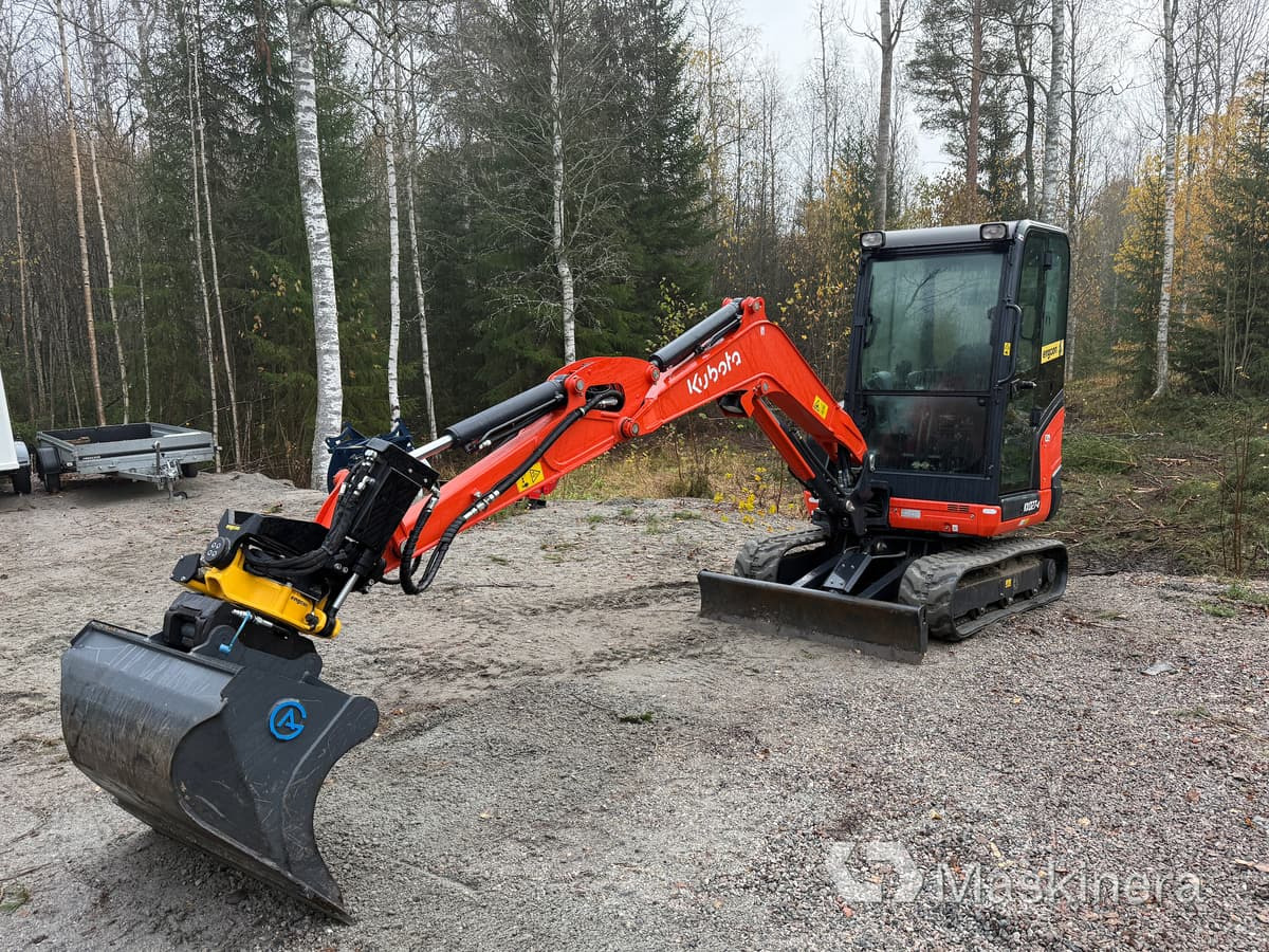 Grävmaskin Kubota KX027-4 med flera redskap - Lintekskavaator: pilt 1 Grävmaskin Kubota KX027-4 med flera redskap - Lintekskavaator: pilt 1