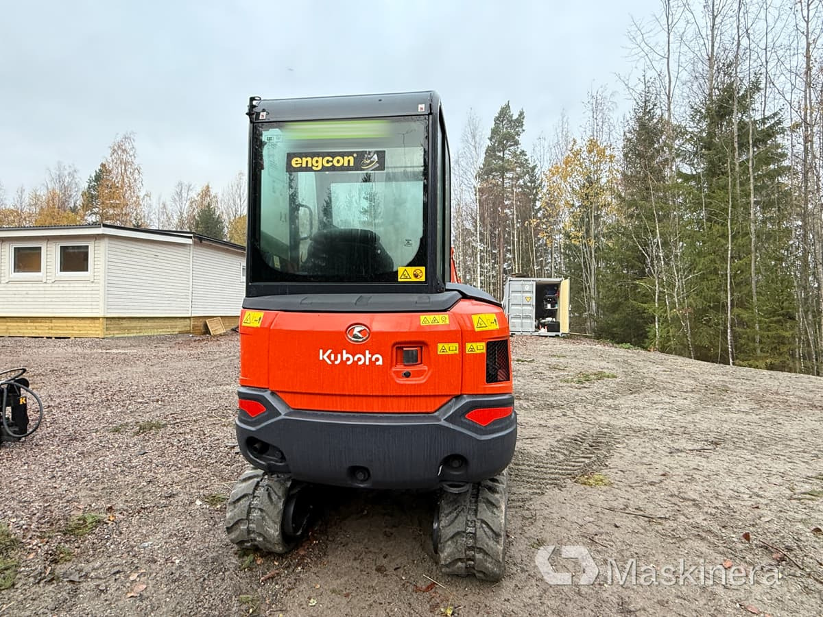 Grävmaskin Kubota KX027-4 med flera redskap - Lintekskavaator: pilt 5 Grävmaskin Kubota KX027-4 med flera redskap - Lintekskavaator: pilt 5