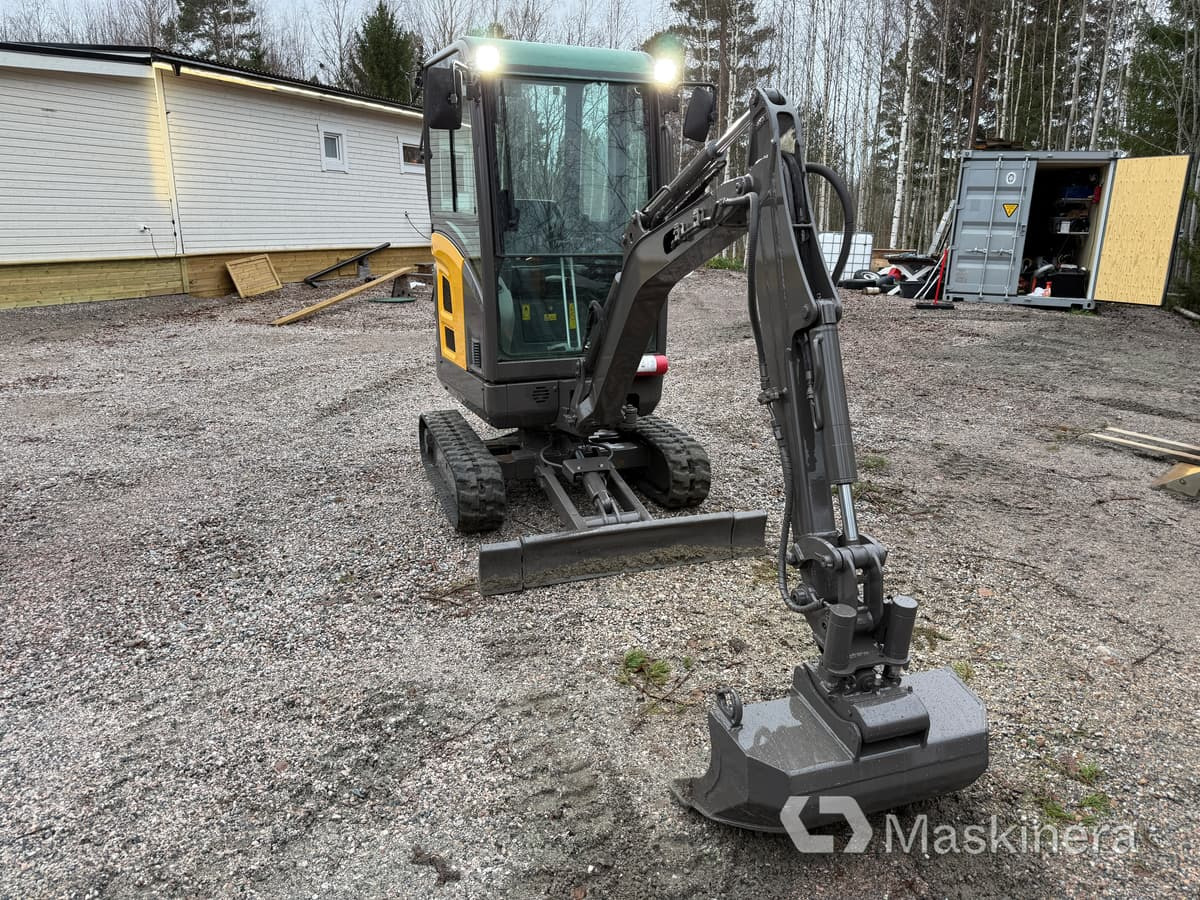 Grävmaskin Volvo EC18C med redskap - Lintekskavaator: pilt 2 Grävmaskin Volvo EC18C med redskap - Lintekskavaator: pilt 2