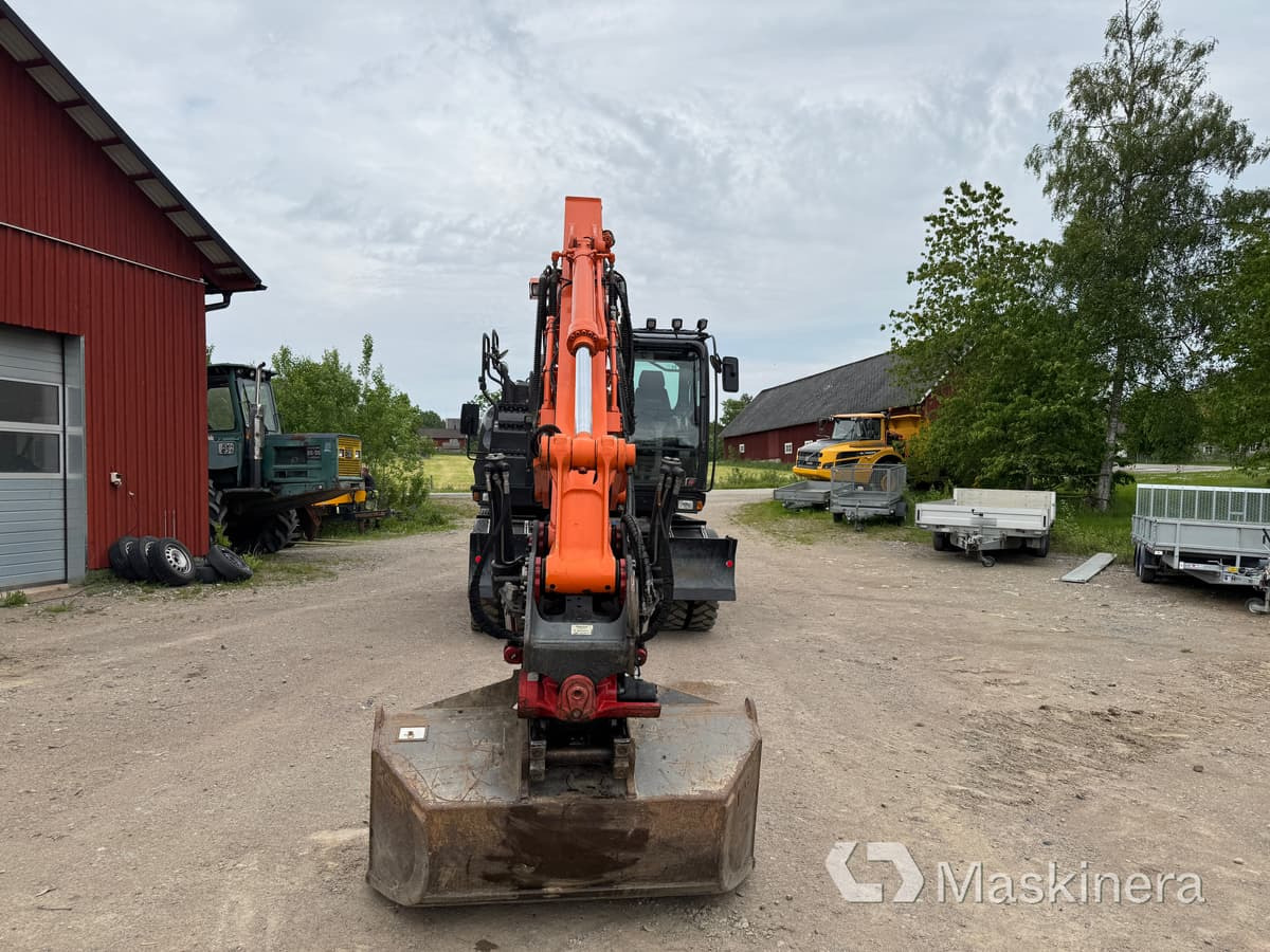 Hjulgrävare Hitachi Zaxis 140W med redskap - Lintekskavaator: pilt 2 Hjulgrävare Hitachi Zaxis 140W med redskap - Lintekskavaator: pilt 2