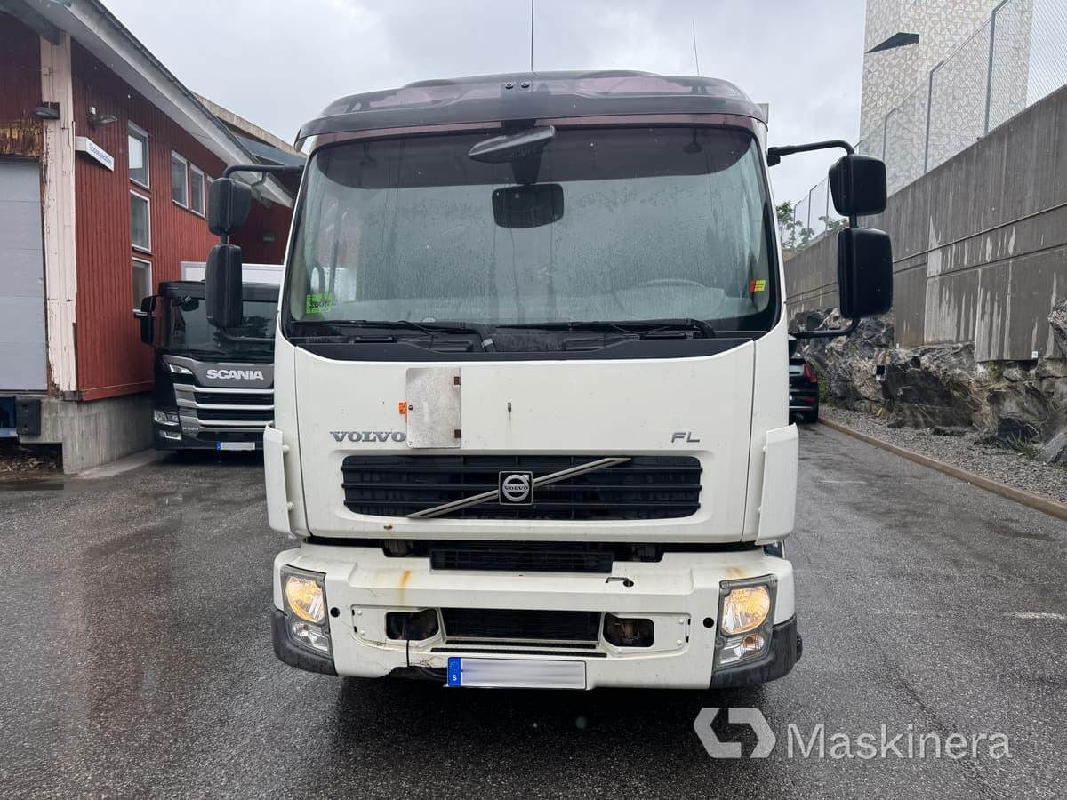 Lastbil Volvo FL-240 4X2 - Kasti veoauto: pilt 2 Lastbil Volvo FL-240 4X2 - Kasti veoauto: pilt 2