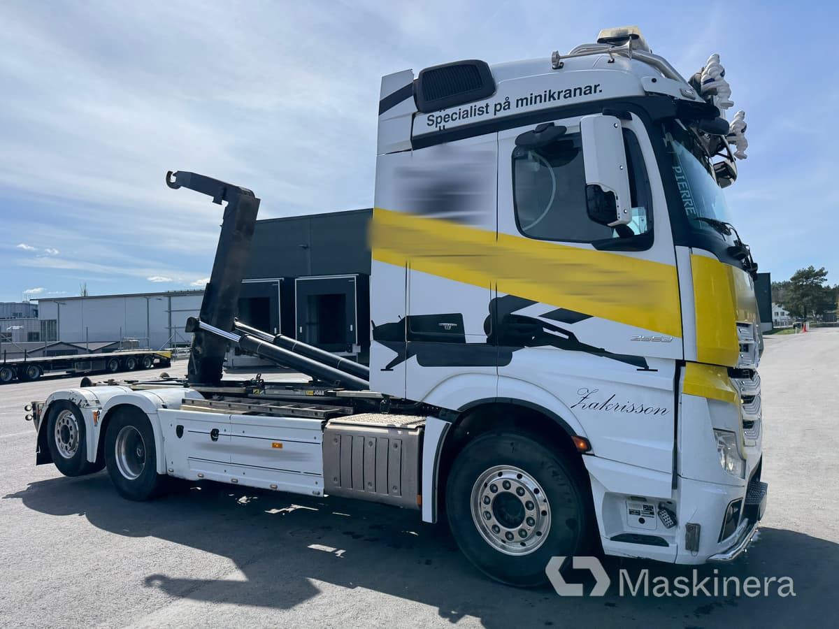 Lastväxlare Mercedes-Benz Actros - Konkstõstukiga veoauto: pilt 4 Lastväxlare Mercedes-Benz Actros - Konkstõstukiga veoauto: pilt 4