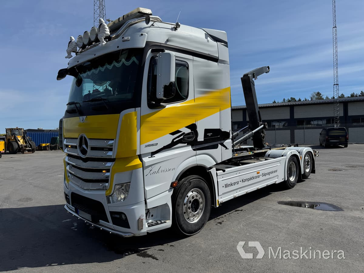 Lastväxlare Mercedes-Benz Actros - Konkstõstukiga veoauto: pilt 1 Lastväxlare Mercedes-Benz Actros - Konkstõstukiga veoauto: pilt 1