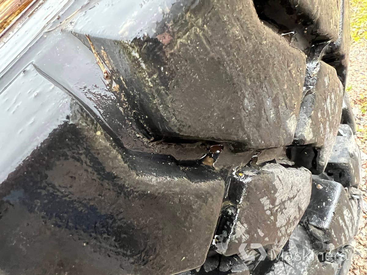 Mitas FL-08 Twindäck på fälg Mitas 7,50-15, 4 st - Komplektne ratas - Ehitusmasinad: pilt 3 Mitas FL-08 Twindäck på fälg Mitas 7,50-15, 4 st - Komplektne ratas - Ehitusmasinad: pilt 3