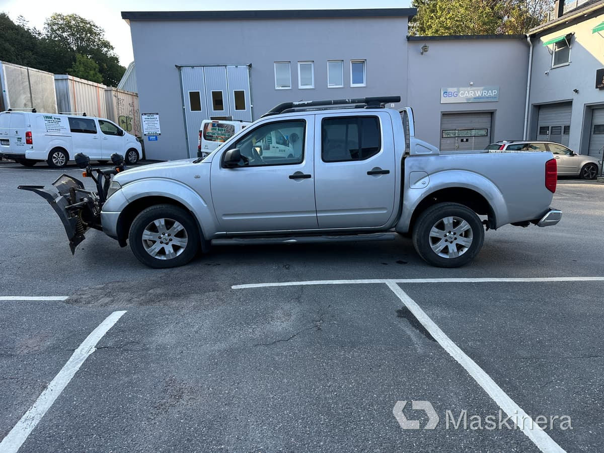 Nissan Navara 2.5 dCi 4x4 med plog - Kaubik: pilt 3 Nissan Navara 2.5 dCi 4x4 med plog - Kaubik: pilt 3