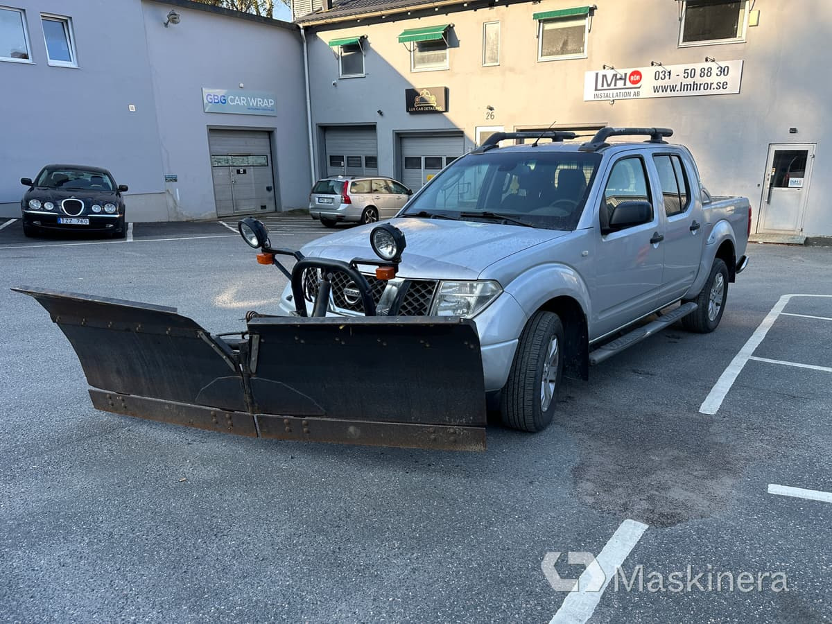 Nissan Navara 2.5 dCi 4x4 med plog - Kaubik: pilt 1 Nissan Navara 2.5 dCi 4x4 med plog - Kaubik: pilt 1
