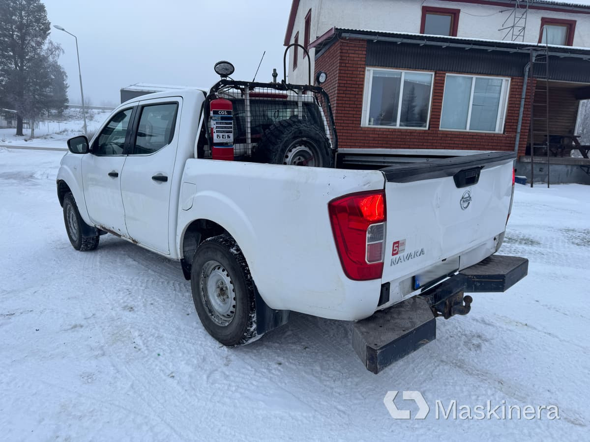 Pickup Nissan Navara med dubbelhytt - Väike kaubik: pilt 3 Pickup Nissan Navara med dubbelhytt - Väike kaubik: pilt 3