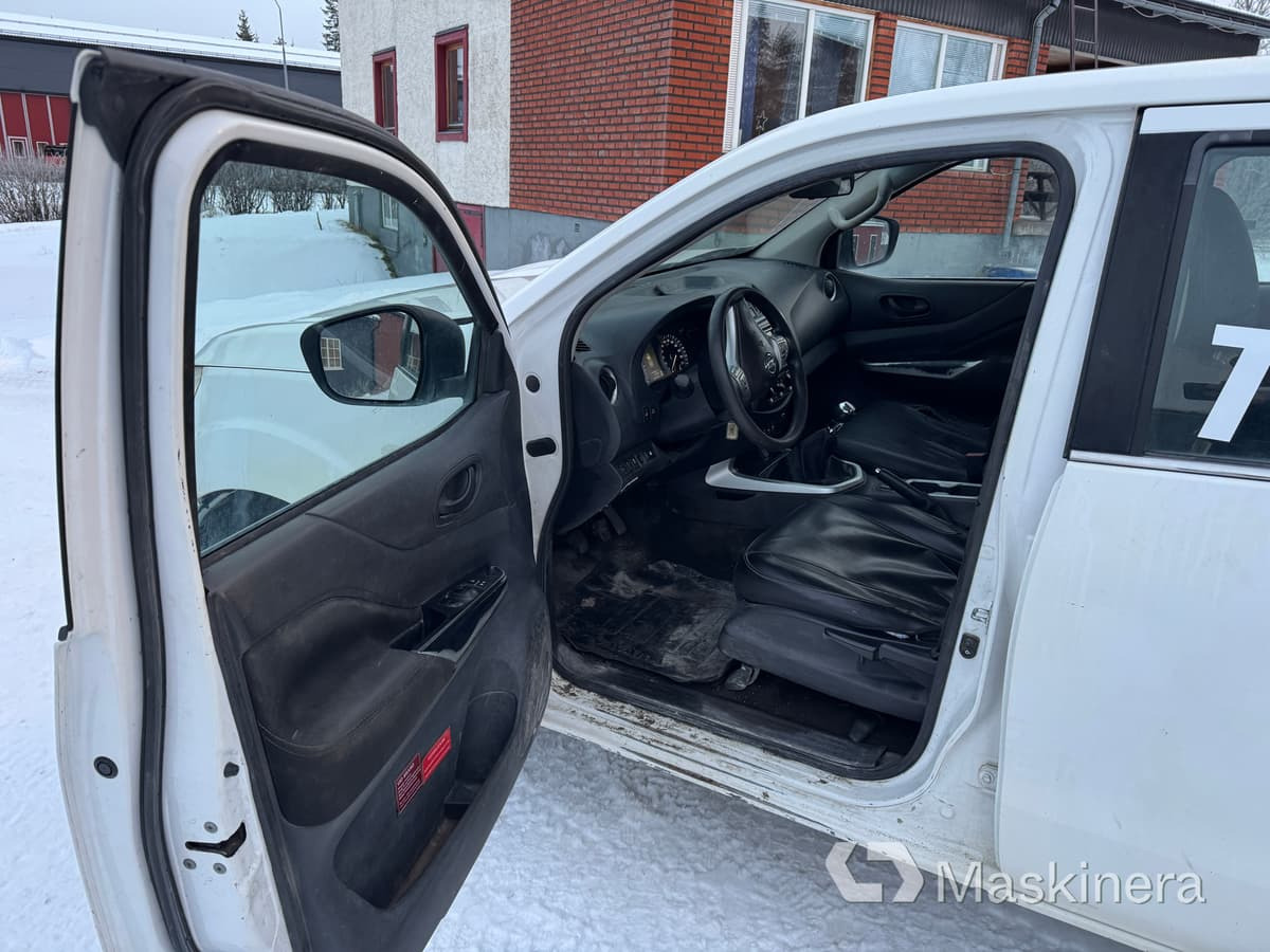 Väike kaubik Pickup Nissan Navara med flak: pilt 9 Väike kaubik Pickup Nissan Navara med flak: pilt 9