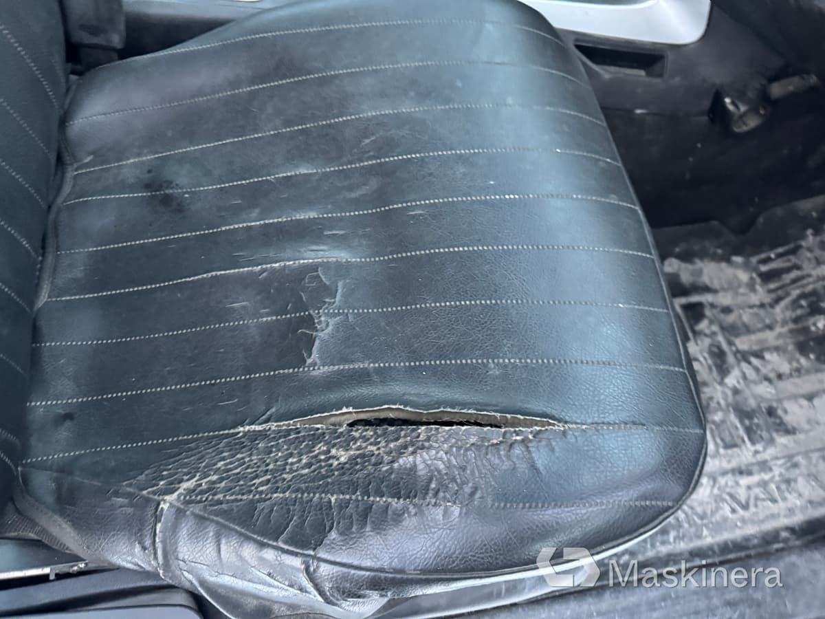 Väike kaubik Pickup Nissan Navara med flak: pilt 37 Väike kaubik Pickup Nissan Navara med flak: pilt 37