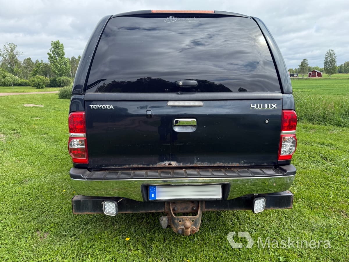 Pickup Toyota Hilux Dubbelhytt 3.0 D 4x4 - Kaubik: pilt 3 Pickup Toyota Hilux Dubbelhytt 3.0 D 4x4 - Kaubik: pilt 3