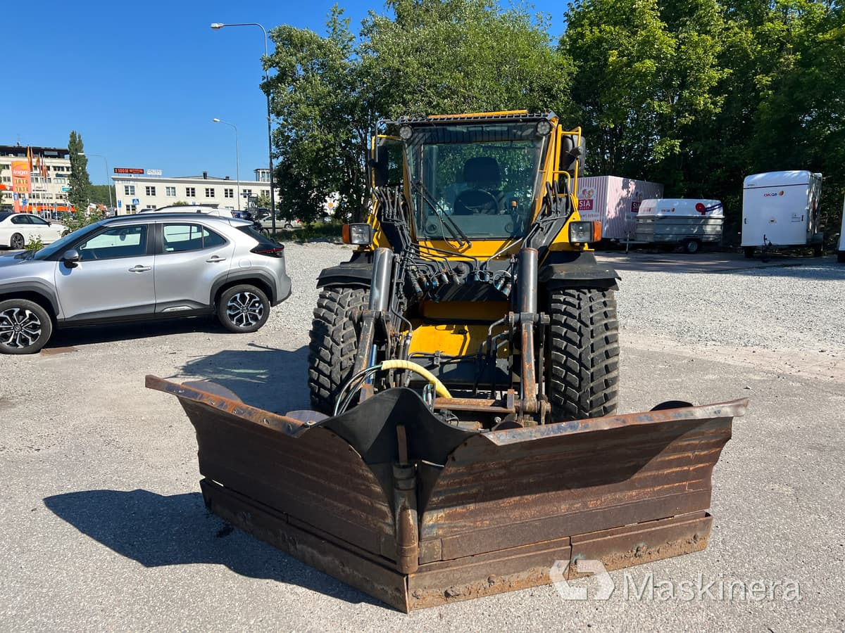 Redskapsbärare Wille 655 med vikplog - Rataslaadur: pilt 2 Redskapsbärare Wille 655 med vikplog - Rataslaadur: pilt 2