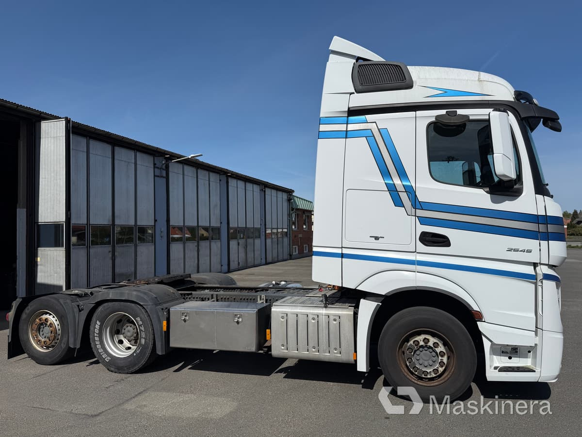Dragbil Mercedes-Benz Actros 2545 - Sadulveok: pilt 4 Dragbil Mercedes-Benz Actros 2545 - Sadulveok: pilt 4