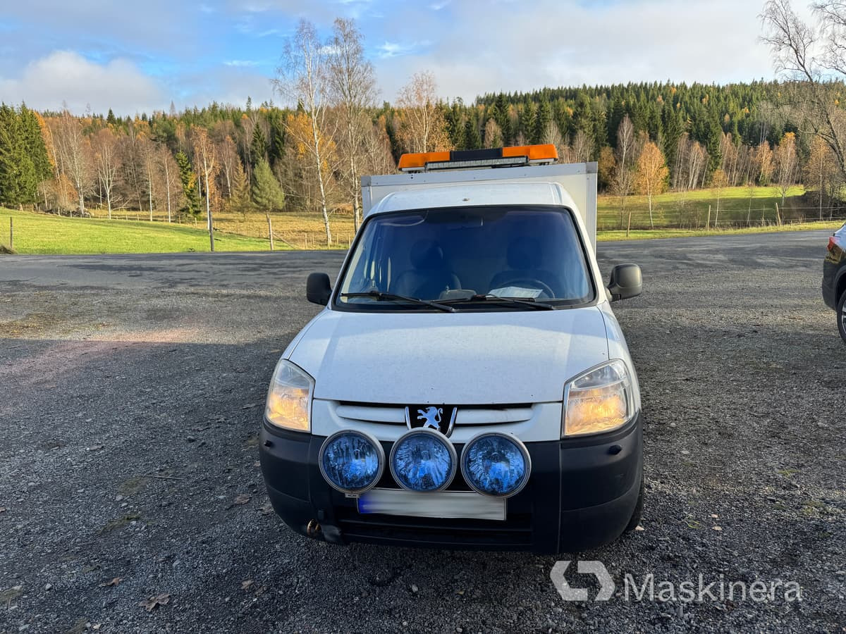 Skåpbil Peugeot Partner 1.6 HDI - Väike kaubik: pilt 2 Skåpbil Peugeot Partner 1.6 HDI - Väike kaubik: pilt 2