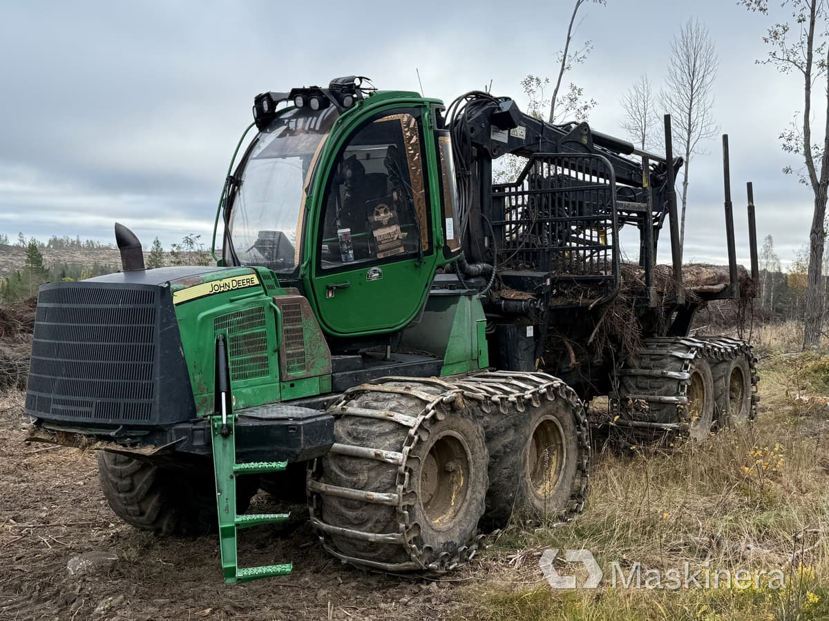 Skotare John Deere 1210E - Forwarder: pilt 1 Skotare John Deere 1210E - Forwarder: pilt 1