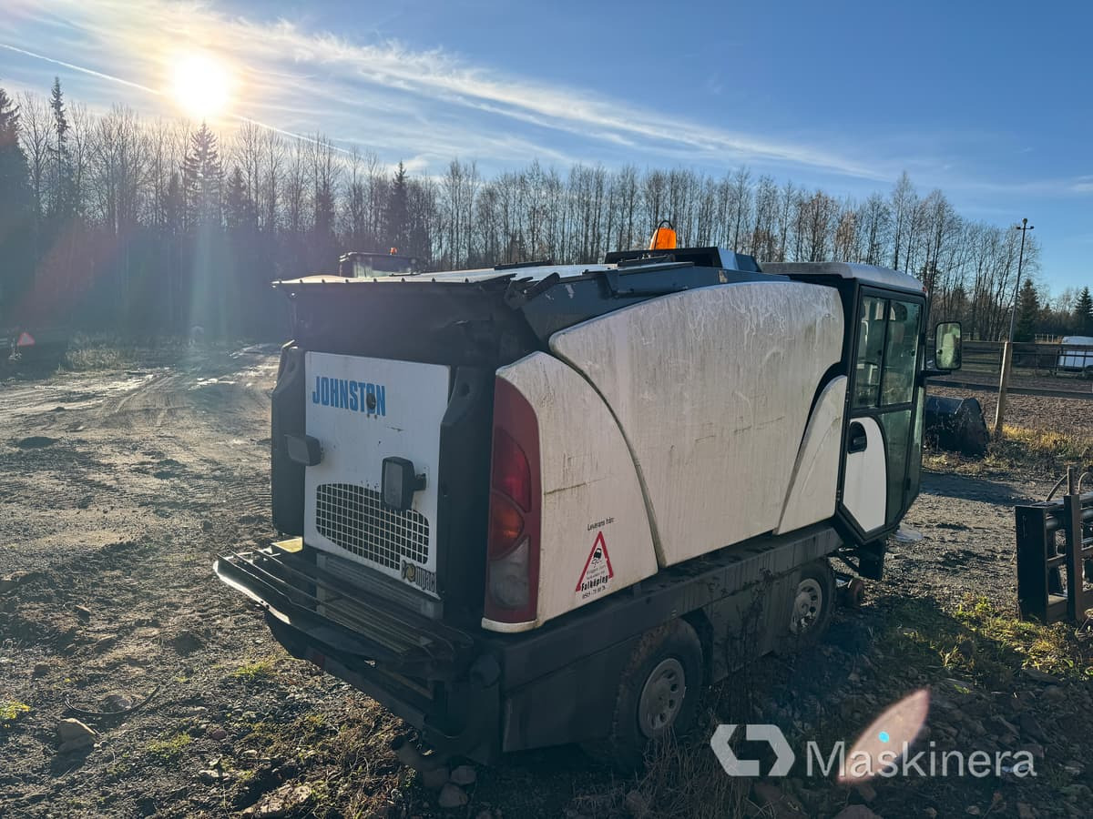 Sopmaskin Johnston Compact 142A 101T (Rep. objekt) - Tänavapühkimismasin: pilt 5 Sopmaskin Johnston Compact 142A 101T (Rep. objekt) - Tänavapühkimismasin: pilt 5