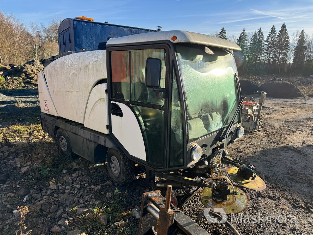 Sopmaskin Johnston Compact 142A 101T (Rep. objekt) - Tänavapühkimismasin: pilt 3 Sopmaskin Johnston Compact 142A 101T (Rep. objekt) - Tänavapühkimismasin: pilt 3