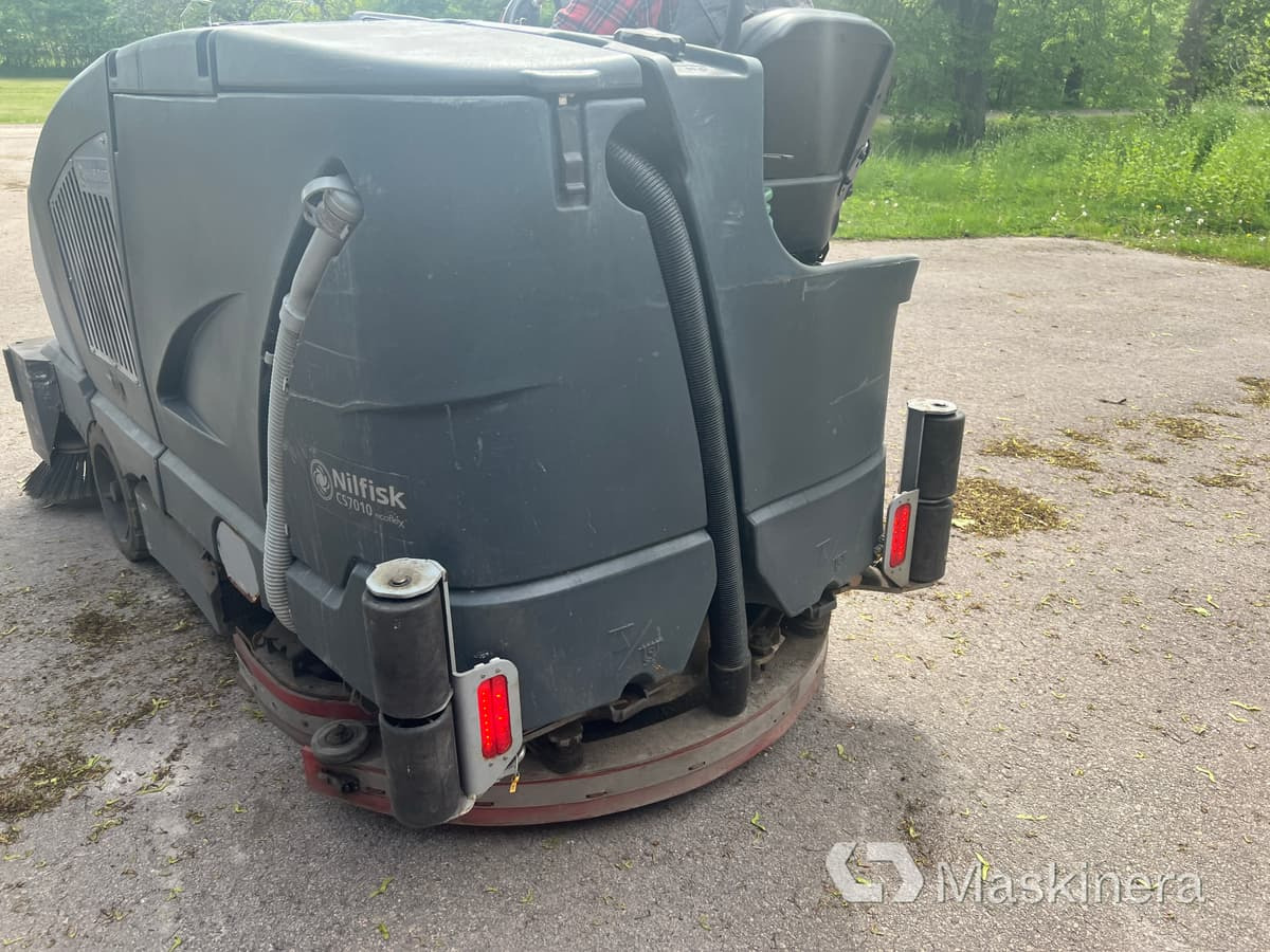 Tänavapühkimismasin Sopskurmaskin Nilfisk Hybrid CS7010 1200D: pilt 40