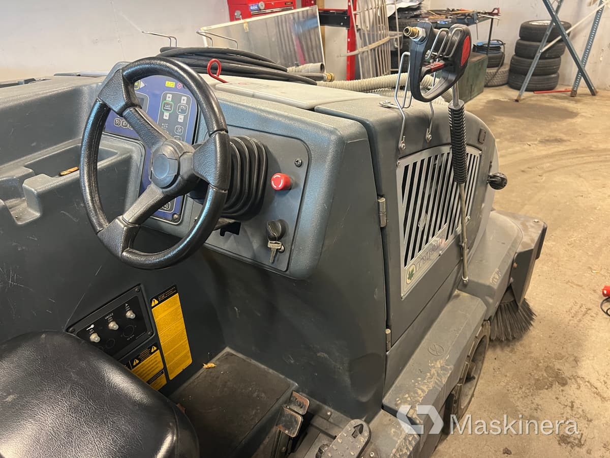Tänavapühkimismasin Sopskurmaskin Nilfisk Hybrid CS7010 1200D: pilt 12