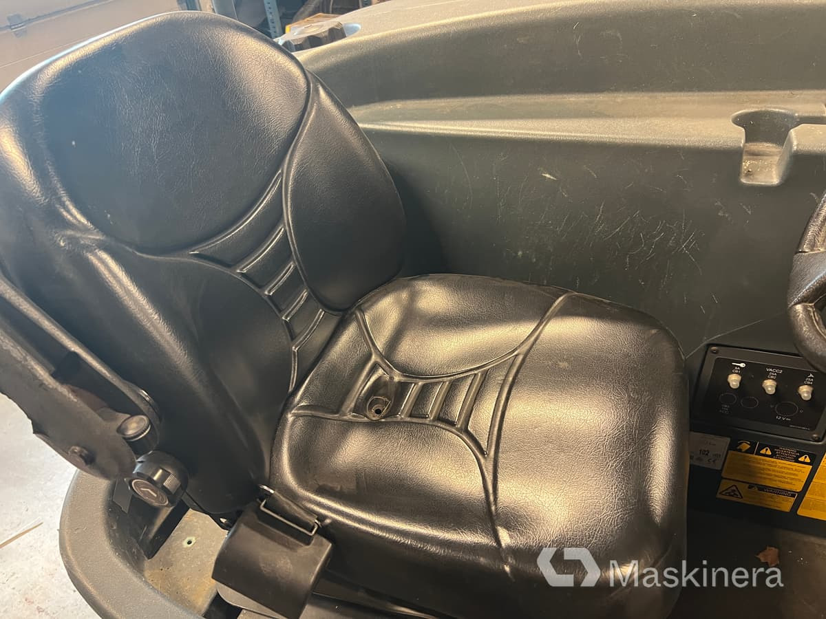 Tänavapühkimismasin Sopskurmaskin Nilfisk Hybrid CS7010 1200D: pilt 20