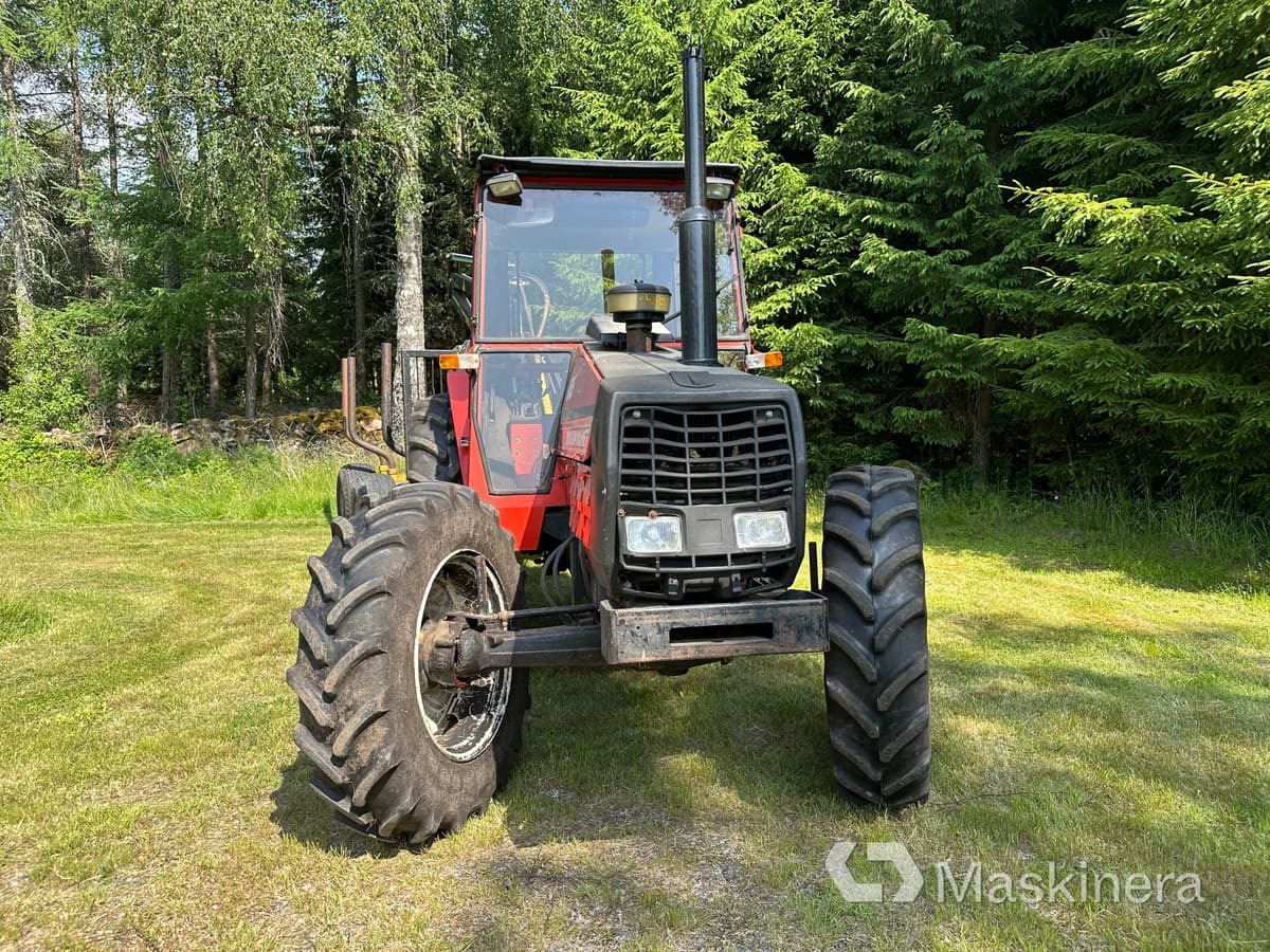 Traktor Volvo BM 805-4 med skogsvagn och kran - Traktor, Metsahaagis: pilt 3 Traktor Volvo BM 805-4 med skogsvagn och kran - Traktor, Metsahaagis: pilt 3