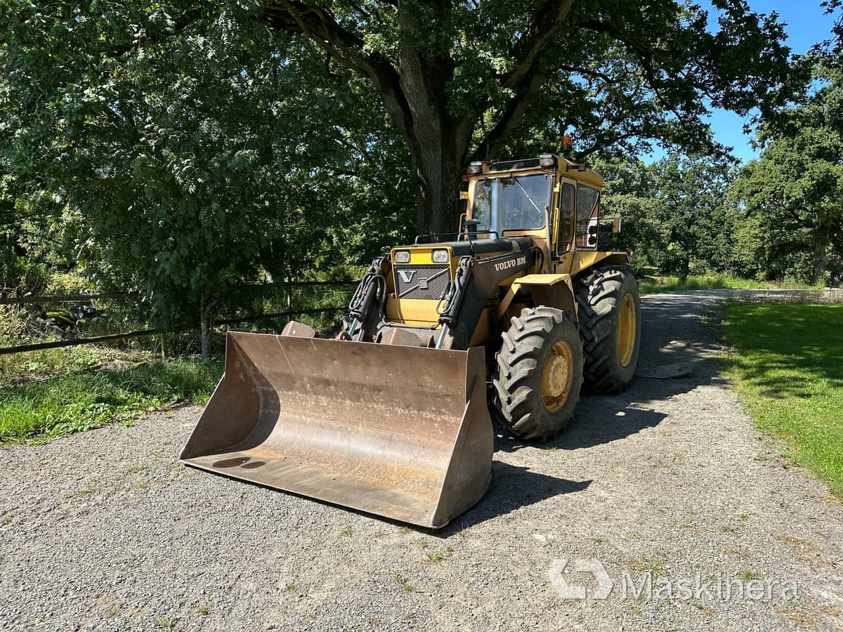 Traktorgrävare Volvo BM 646 + redskap - Ekskavaator-laadur: pilt 2 Traktorgrävare Volvo BM 646 + redskap - Ekskavaator-laadur: pilt 2