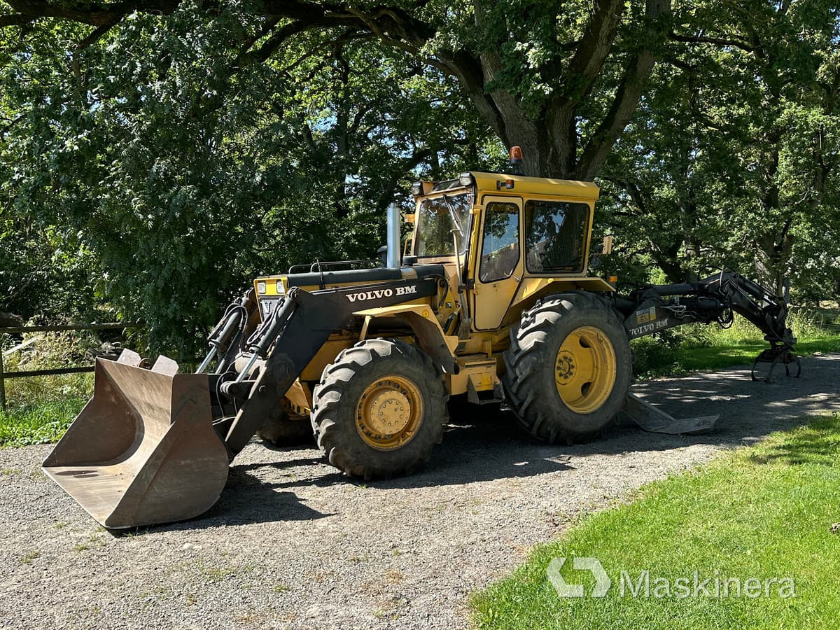 Traktorgrävare Volvo BM 646 + redskap - Ekskavaator-laadur: pilt 1 Traktorgrävare Volvo BM 646 + redskap - Ekskavaator-laadur: pilt 1