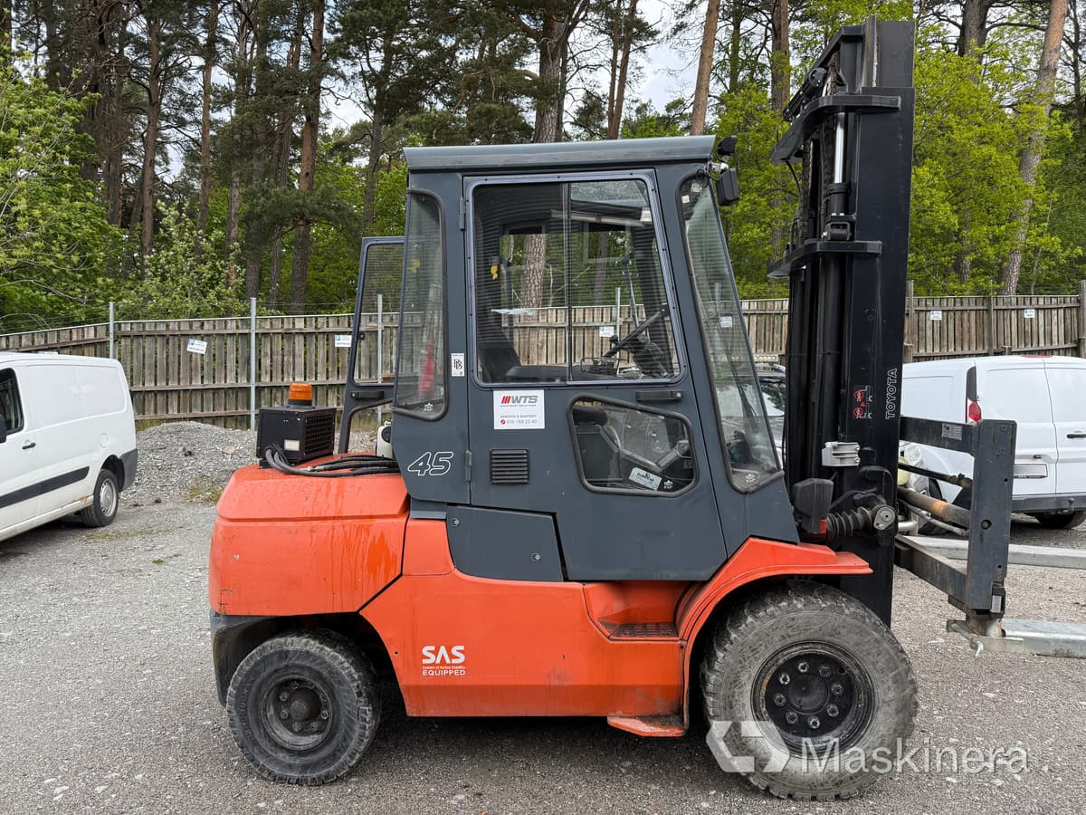 Truck Toyota 7FD45 - Diiseltõstuk: pilt 4 Truck Toyota 7FD45 - Diiseltõstuk: pilt 4