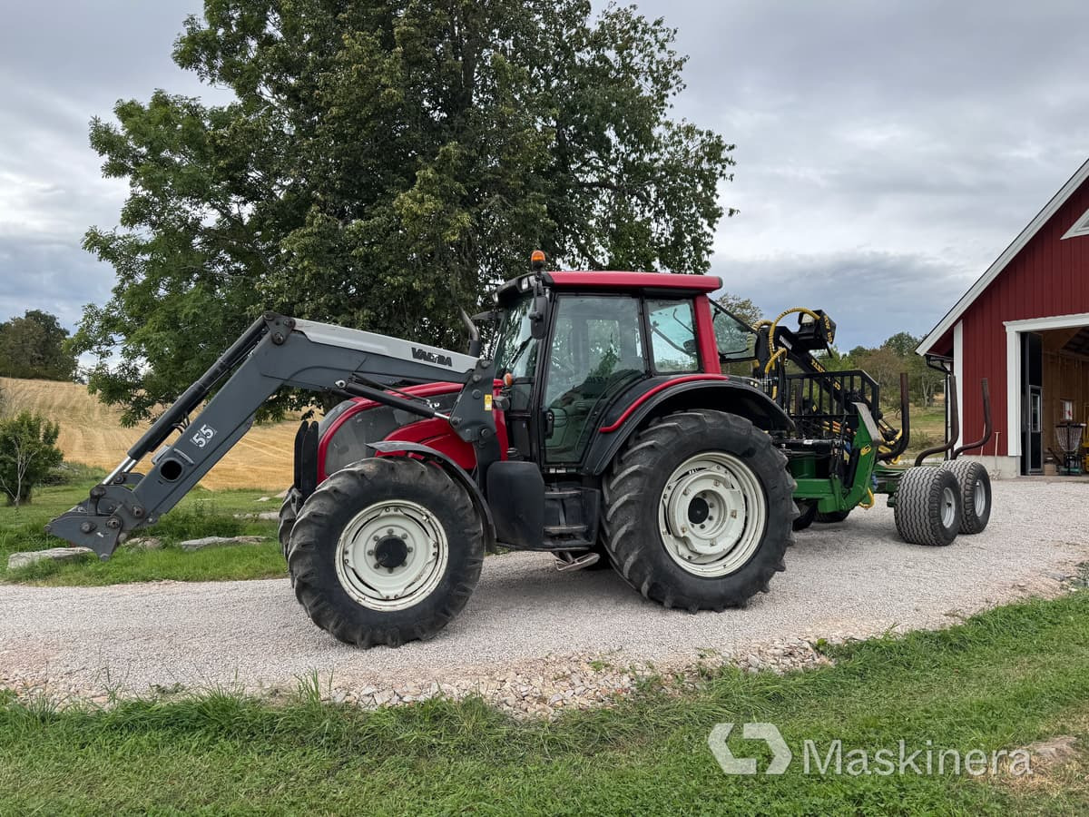 Valtra N121 & Farma CT 6,5-12 Traktor Valtra N121 Advance med frontlastare & Skogskärra Farma T12 - Traktor: pilt 1 Valtra N121 & Farma CT 6,5-12 Traktor Valtra N121 Advance med frontlastare & Skogskärra Farma T12 - Traktor: pilt 1