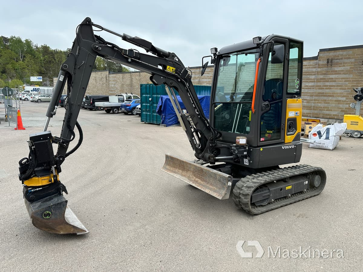 Volvo JECR25D Electric Grävmaskin Volvo ECR25 Electric - Lintekskavaator: pilt 1 Volvo JECR25D Electric Grävmaskin Volvo ECR25 Electric - Lintekskavaator: pilt 1