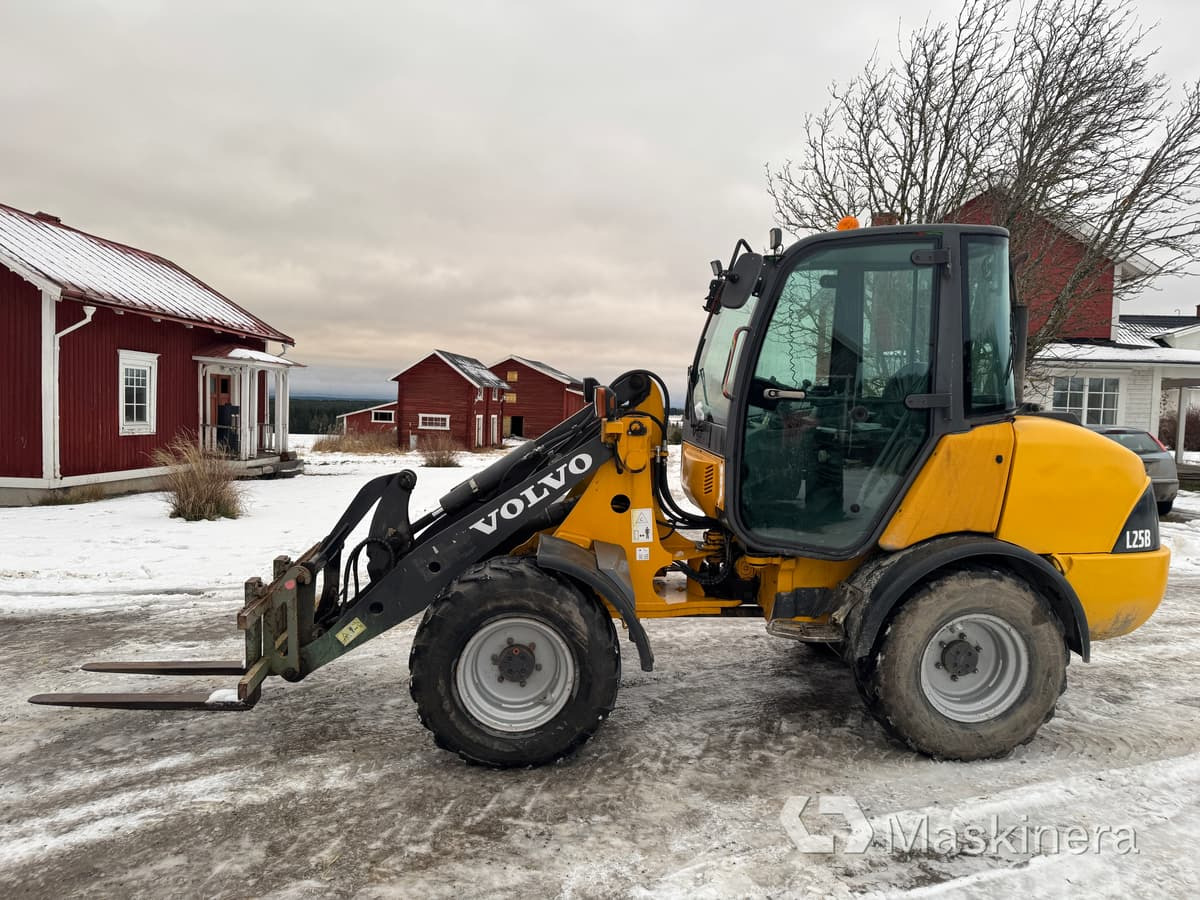 Volvo L25BV-P Hjullastare Volvo L25B med tillbehör - Rataslaadur: pilt 2 Volvo L25BV-P Hjullastare Volvo L25B med tillbehör - Rataslaadur: pilt 2