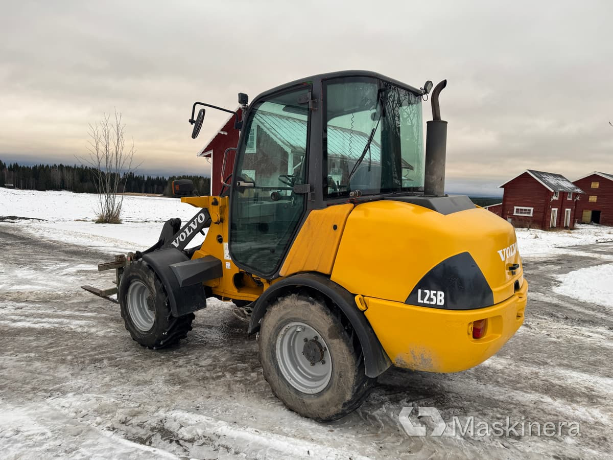 Volvo L25BV-P Hjullastare Volvo L25B med tillbehör - Rataslaadur: pilt 3 Volvo L25BV-P Hjullastare Volvo L25B med tillbehör - Rataslaadur: pilt 3