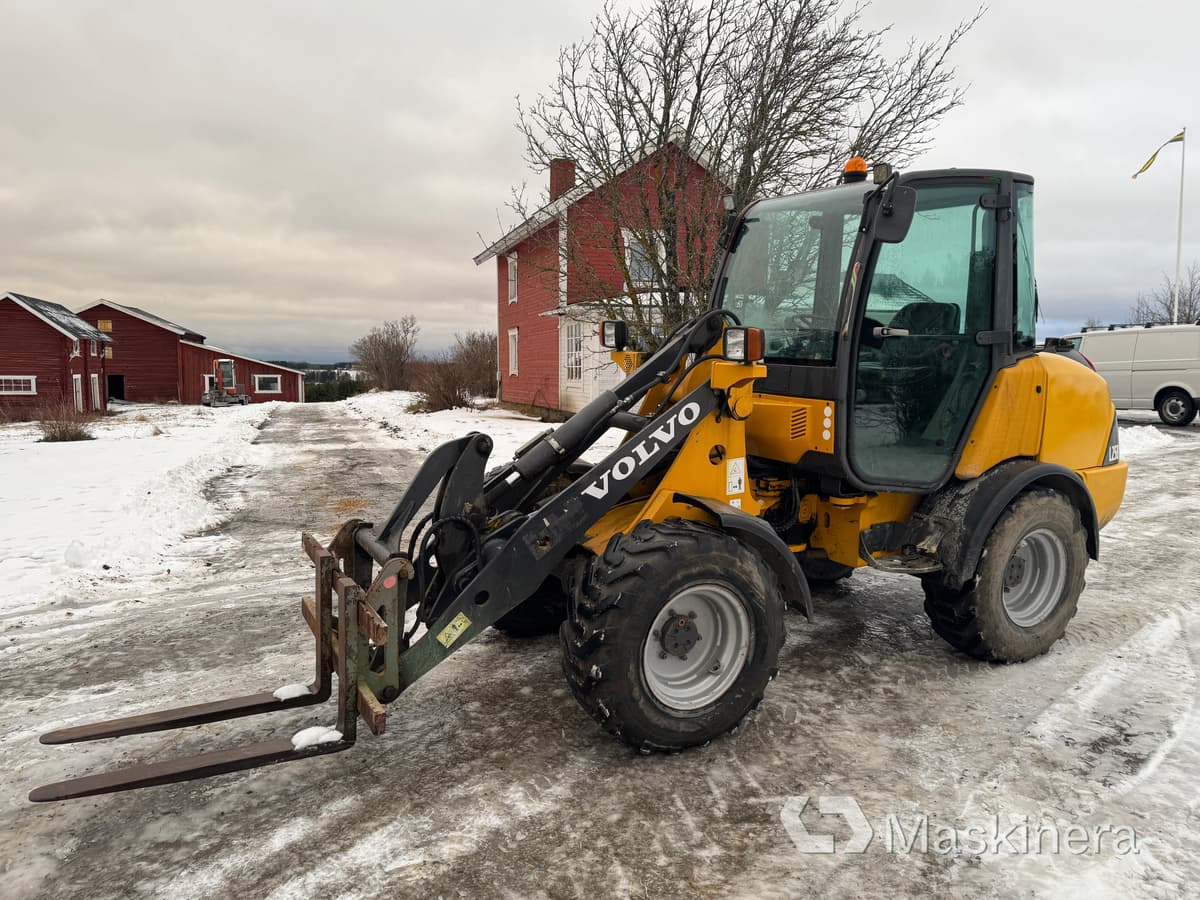 Volvo L25BV-P Hjullastare Volvo L25B med tillbehör - Rataslaadur: pilt 1 Volvo L25BV-P Hjullastare Volvo L25B med tillbehör - Rataslaadur: pilt 1