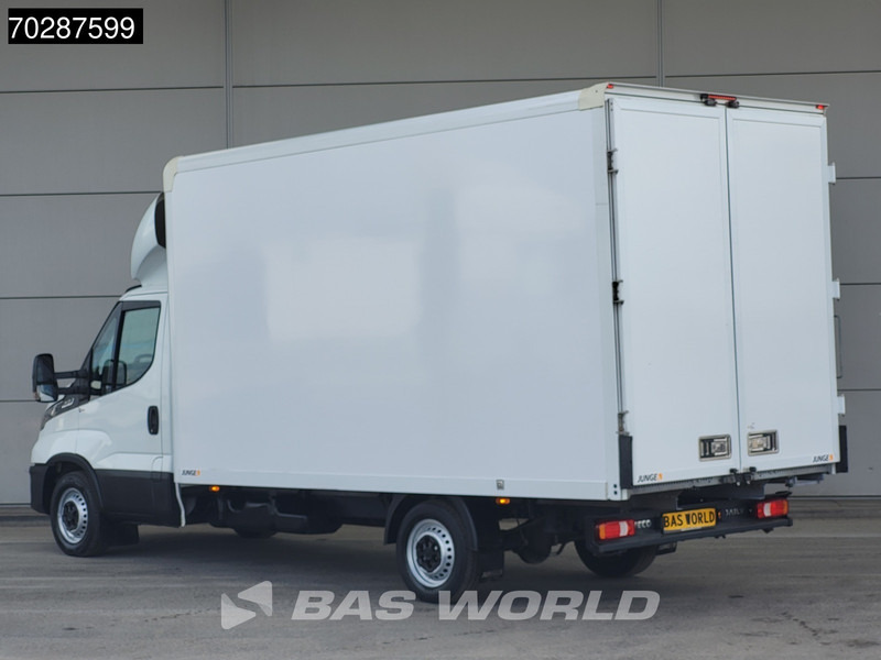 Iveco Daily 35S16 Automaat Bakwagen Achterdeuren Airco Camera Euro6 Meubelbak Koffer 21m3 Airco - Tarbesõiduk furgoon: pilt 2 Iveco Daily 35S16 Automaat Bakwagen Achterdeuren Airco Camera Euro6 Meubelbak Koffer 21m3 Airco - Tarbesõiduk furgoon: pilt 2