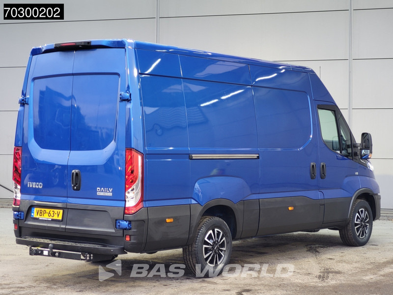 Iveco Daily 35S16 Automaat L2H2 3,5t Trekhaak ACC LED Airco Cruise Camera Parkeersensoren LM-Velgen Euro6 L2 Airco Trekhaak - Kaubik: pilt 5 Iveco Daily 35S16 Automaat L2H2 3,5t Trekhaak ACC LED Airco Cruise Camera Parkeersensoren LM-Velgen Euro6 L2 Airco Trekhaak - Kaubik: pilt 5