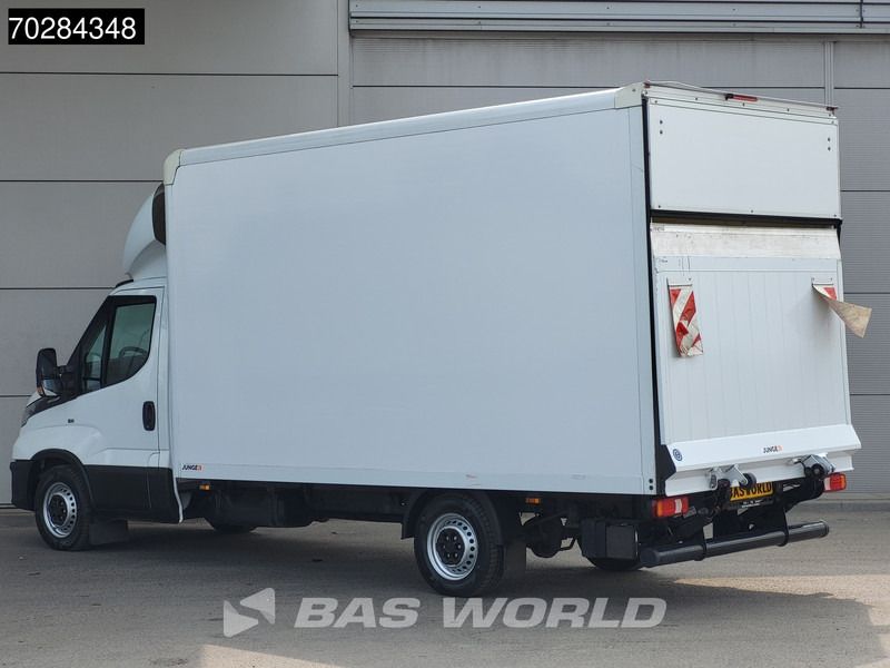 Iveco Daily 35S16 Automaat Laadklep Bakwagen 160PK Airco Camera Euro6 Meubelbak Koffer 21m3 Airco - Tarbesõiduk furgoon: pilt 2 Iveco Daily 35S16 Automaat Laadklep Bakwagen 160PK Airco Camera Euro6 Meubelbak Koffer 21m3 Airco - Tarbesõiduk furgoon: pilt 2