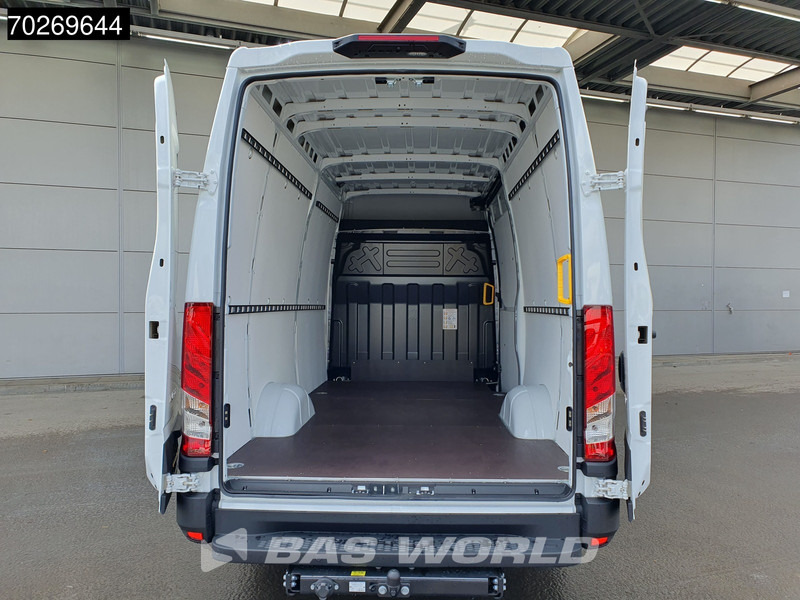 Iveco Daily 35S21 3.0L Automaat Black Edition 2025 model L2H2 Trekhaak Tacho ACC LED CarPlay Velgen Camera 12m3 Airco Trekhaak - Kaubik: pilt 3 Iveco Daily 35S21 3.0L Automaat Black Edition 2025 model L2H2 Trekhaak Tacho ACC LED CarPlay Velgen Camera 12m3 Airco Trekhaak - Kaubik: pilt 3