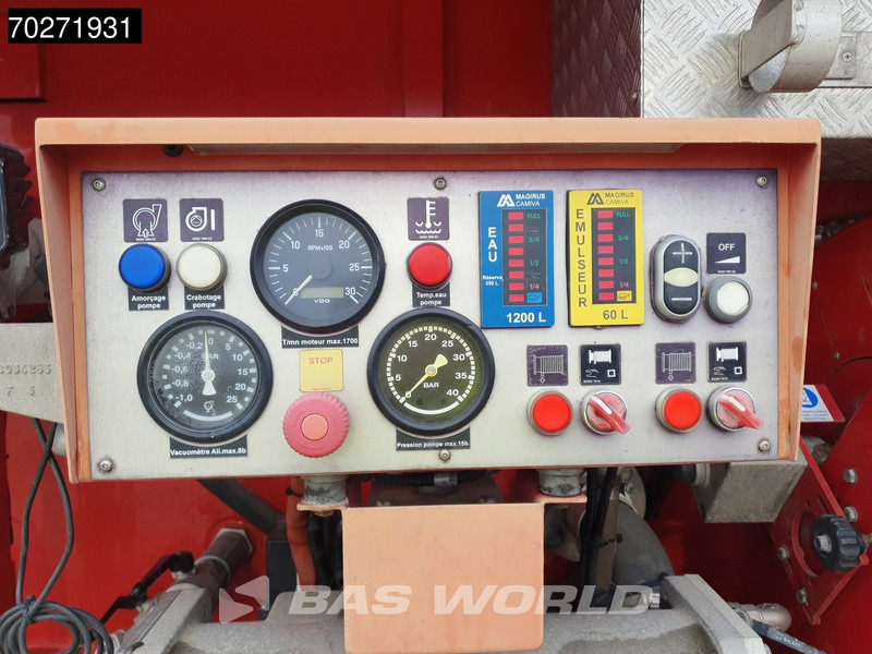Iveco Daily 70C17 4x4 Achleitner Firetruck Brandweerwagen AWD Allrad Camper 1200liter Airco Dubbel cabine Trekhaak Cruise control liising Iveco Daily 70C17 4x4 Achleitner Firetruck Brandweerwagen AWD Allrad Camper 1200liter Airco Dubbel cabine Trekhaak Cruise control: pilt 9