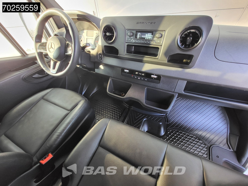 Mercedes-Benz Sprinter 317 CDI Dubbel Cabine Automaat Open Laadbak 3500KG Trekhaak 2m3 Airco Dubbel cabine Trekhaak - Madelauto: pilt 5 Mercedes-Benz Sprinter 317 CDI Dubbel Cabine Automaat Open Laadbak 3500KG Trekhaak 2m3 Airco Dubbel cabine Trekhaak - Madelauto: pilt 5