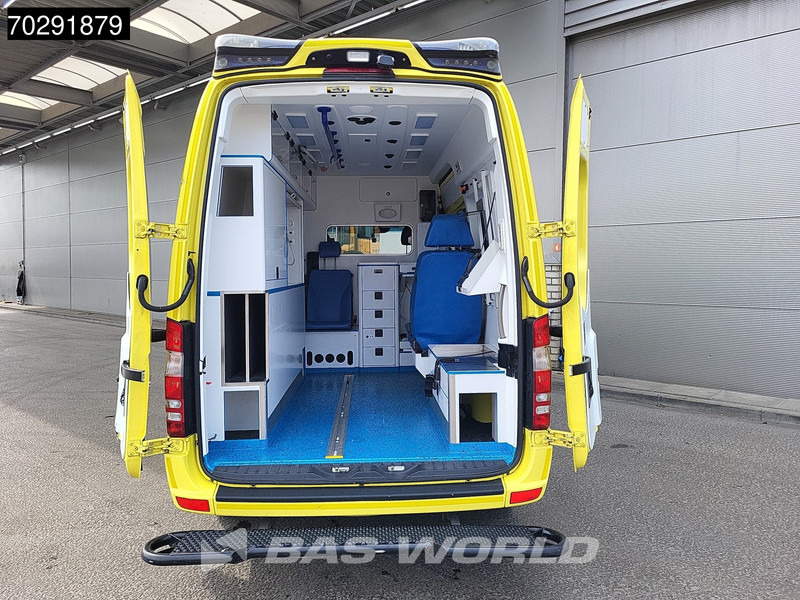 Mercedes-Benz Sprinter 319 CDI Marge! 3.0L V6 Automaat 2x Schuifdeur Airco Cruise Euro6 Krankenwagen Rettungswagen 8m3 Airco Cruise control - Kiirabiauto: pilt 3 Mercedes-Benz Sprinter 319 CDI Marge! 3.0L V6 Automaat 2x Schuifdeur Airco Cruise Euro6 Krankenwagen Rettungswagen 8m3 Airco Cruise control - Kiirabiauto: pilt 3