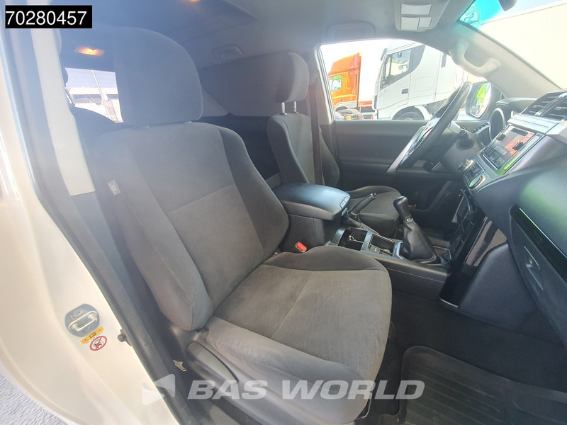 Väike kaubik Toyota Land Cruiser 2.8 D-4D 177 PK Euro6 3DRS VAN 3.5t trekhaak Warn Lier Airco PDC 2m3 Airco Trekhaak: pilt 14
