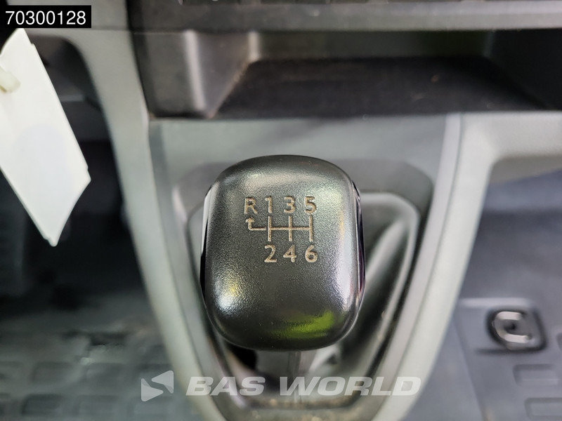 Väike kaubik Toyota ProAce 120PK L2H1 Trekhaak Airco Cruise APK 12-2025 Euro6 L2 Airco Trekhaak Cruise control: pilt 17