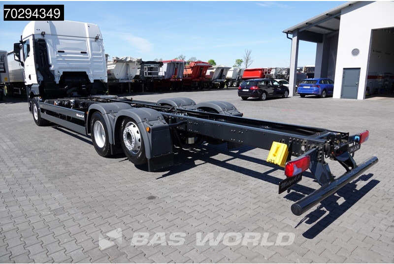 MAN TGX 26.520 TGX 6X2 Lift-Steering Axle Euro 6 - Kabiinišassiiga veoauto: pilt 2 MAN TGX 26.520 TGX 6X2 Lift-Steering Axle Euro 6 - Kabiinišassiiga veoauto: pilt 2