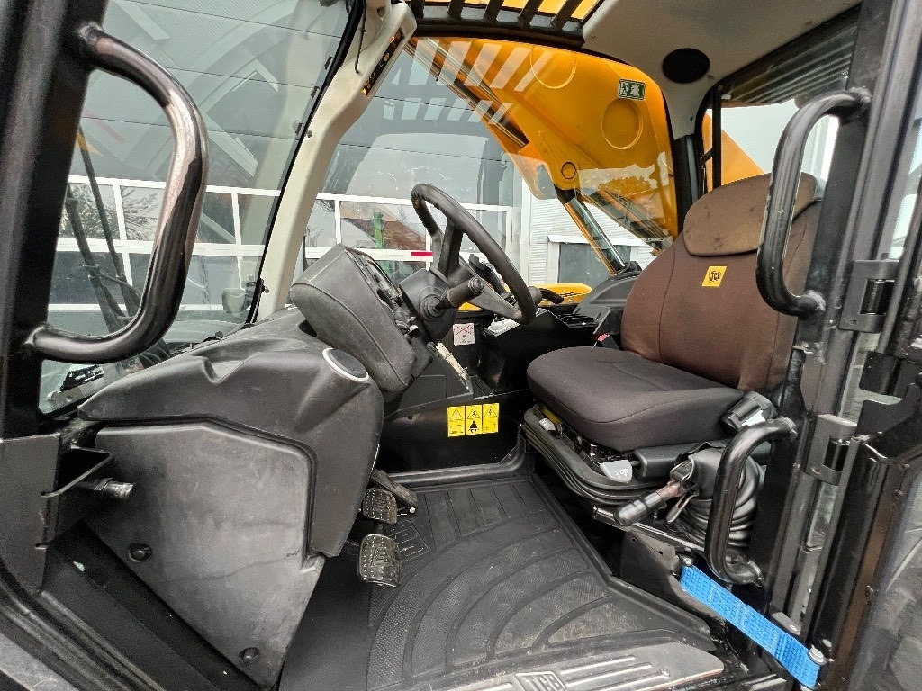 Teleskooplaadur JCB 541-70 Agri Plus: pilt 10