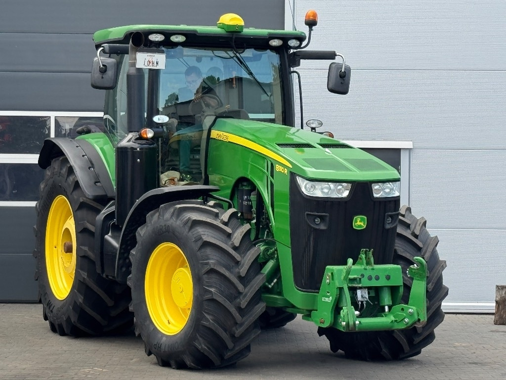 John Deere 8310 R - Traktor: pilt 1 John Deere 8310 R - Traktor: pilt 1