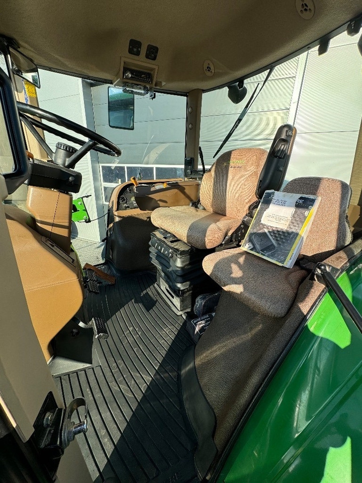 Traktor John Deere 8330 AutoPower: pilt 11