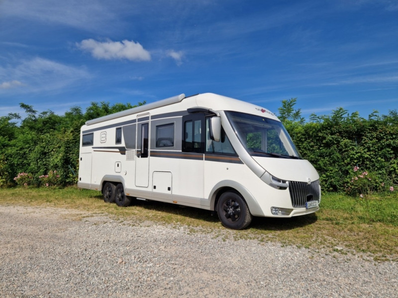 Carthago Chic C-Line I 5.9 XL LE - Täisintegreeritud matkaauto: pilt 1 Carthago Chic C-Line I 5.9 XL LE - Täisintegreeritud matkaauto: pilt 1